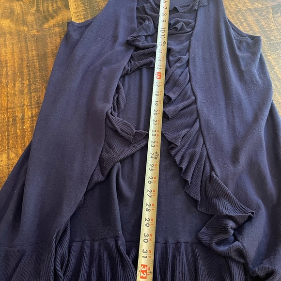 New Directions Ruffle Edge Sleeveless Cardigan Vest - Picture 5 of 5